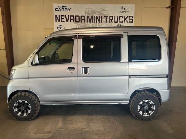 2014 DAIHATSU HIJET VAN