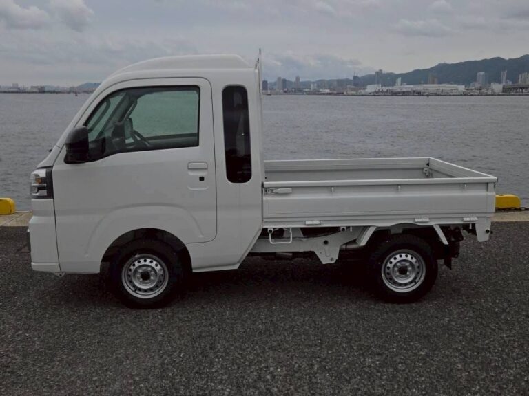2025 DAIHATSU HIJET JUMBO 4X4