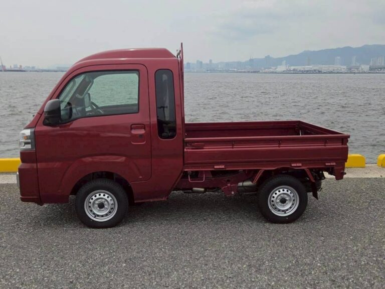 2025 DAIHATSU HIJET JUMBO 4X4